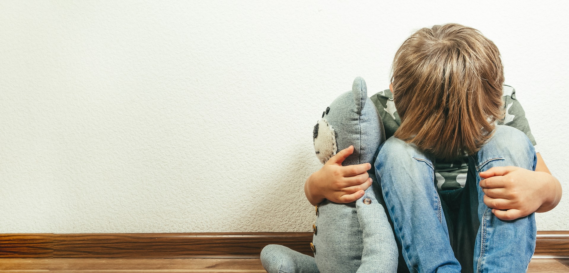 Trauriger Junge (Bild: Adobe Stock)