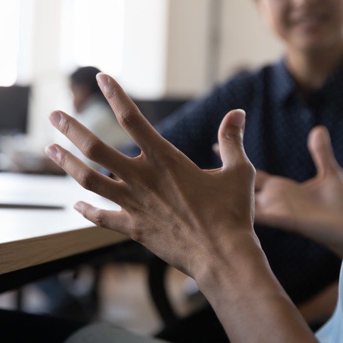 Gestik Hände (Bild: Adobe Stock)