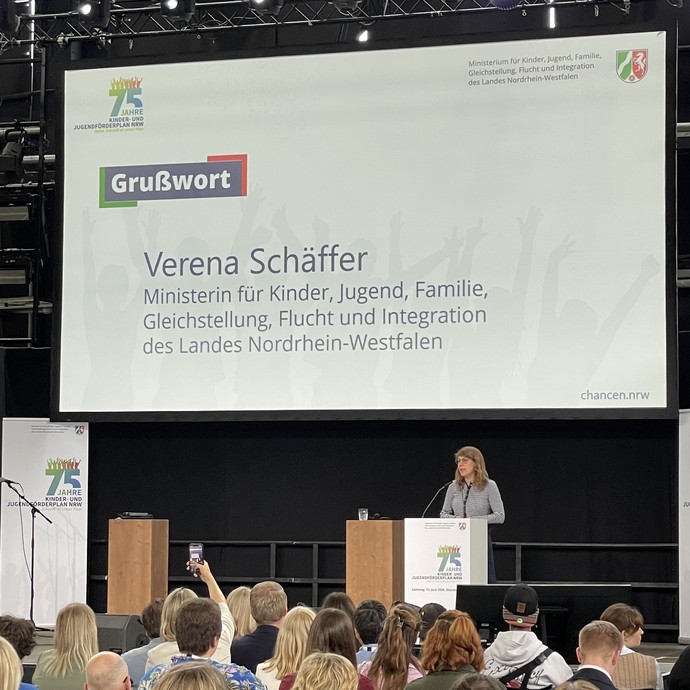 None (vergrößerte Bildansicht wird geöffnet)